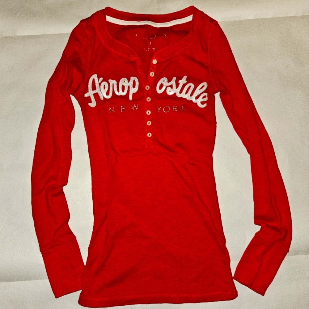 Red Aeropostale cute long sleeve